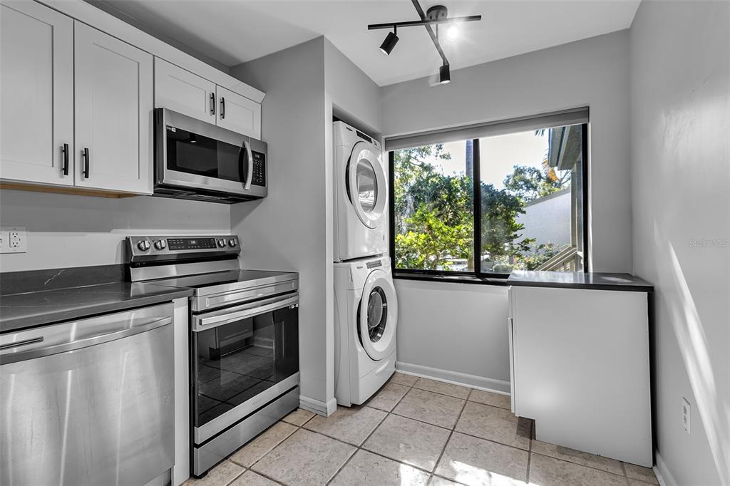 1508 Pelican Cove Road, Unit 231 Sarasota, FL 34231 - Photo 10 of 43