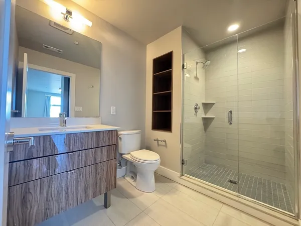 $3,400 | 250 Meridian Street, Unit 204, Boston, MA 02128