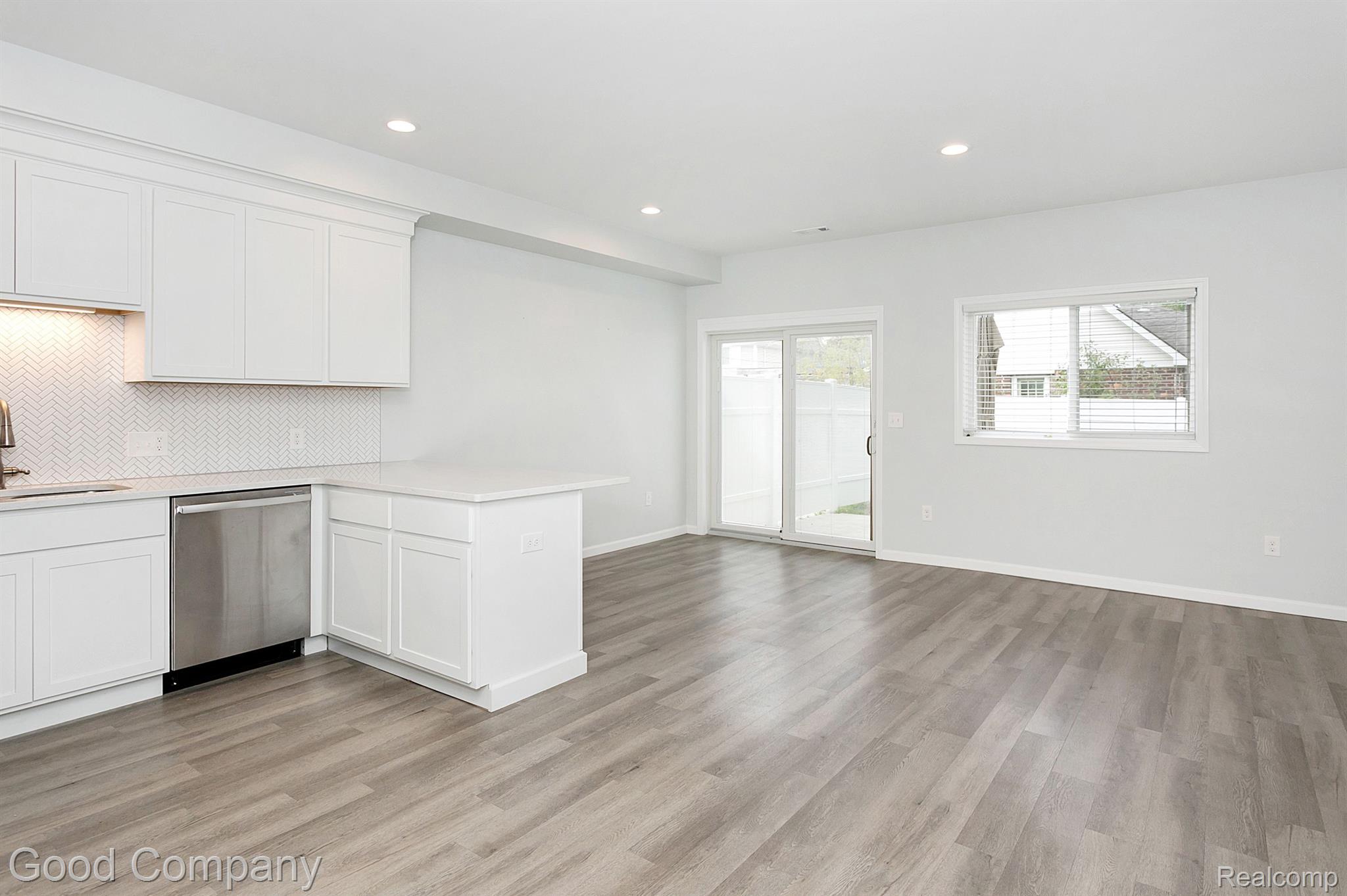 3154 Greenfield Road Berkley, MI 48072 - Photo 5 of 36