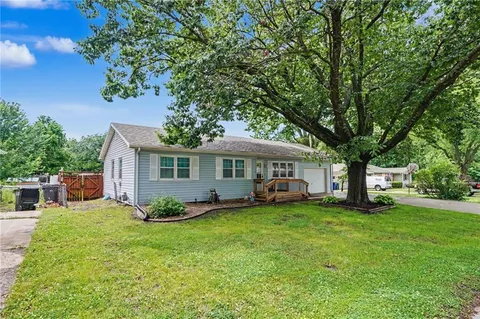 $285,000 | 1615 East Glenn Drive, Lawrence, KS 66044