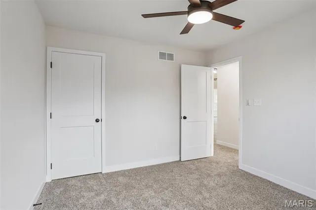 $369,900 | 513 Hamilton Drive, De Soto, MO 63020