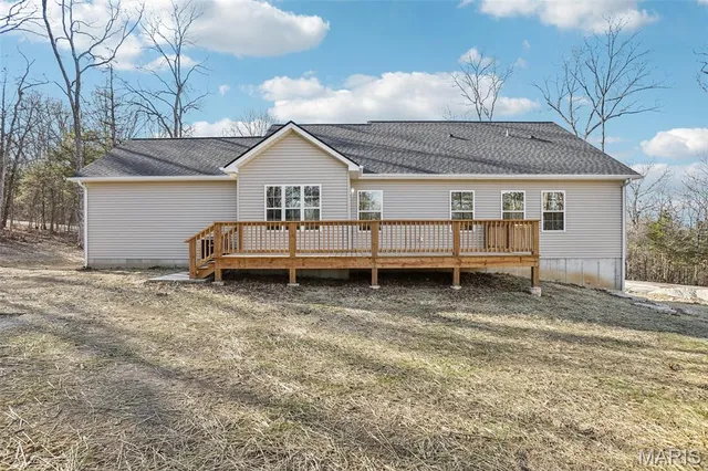 $369,900 | 513 Hamilton Drive, De Soto, MO 63020