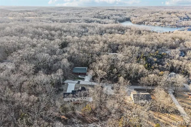 $369,900 | 513 Hamilton Drive, De Soto, MO 63020