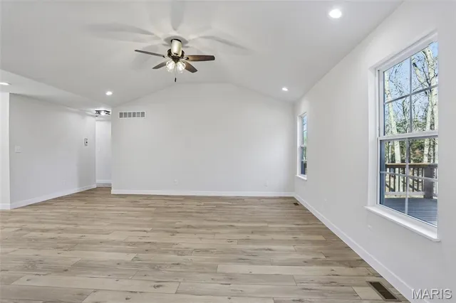 $369,900 | 513 Hamilton Drive, De Soto, MO 63020