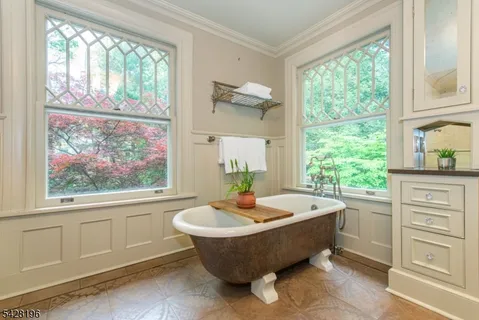 $2,495,000 | 324 Morris Avenue, Mountain Lakes, NJ 07046