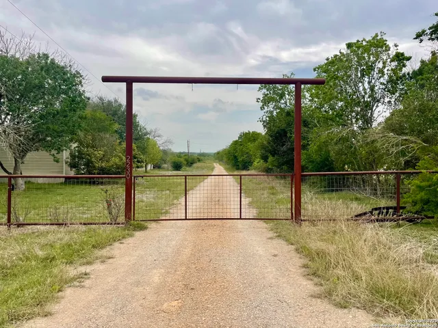 $725,000 | 2230 Weil Road, Marion, TX 78124