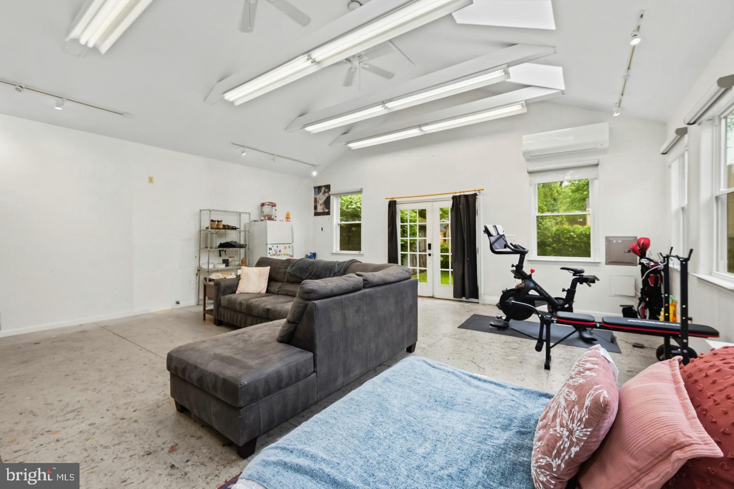 1708 Brisbane Street Silver Spring, MD 20902 - Photo 4 of 48 Gallery Image 4