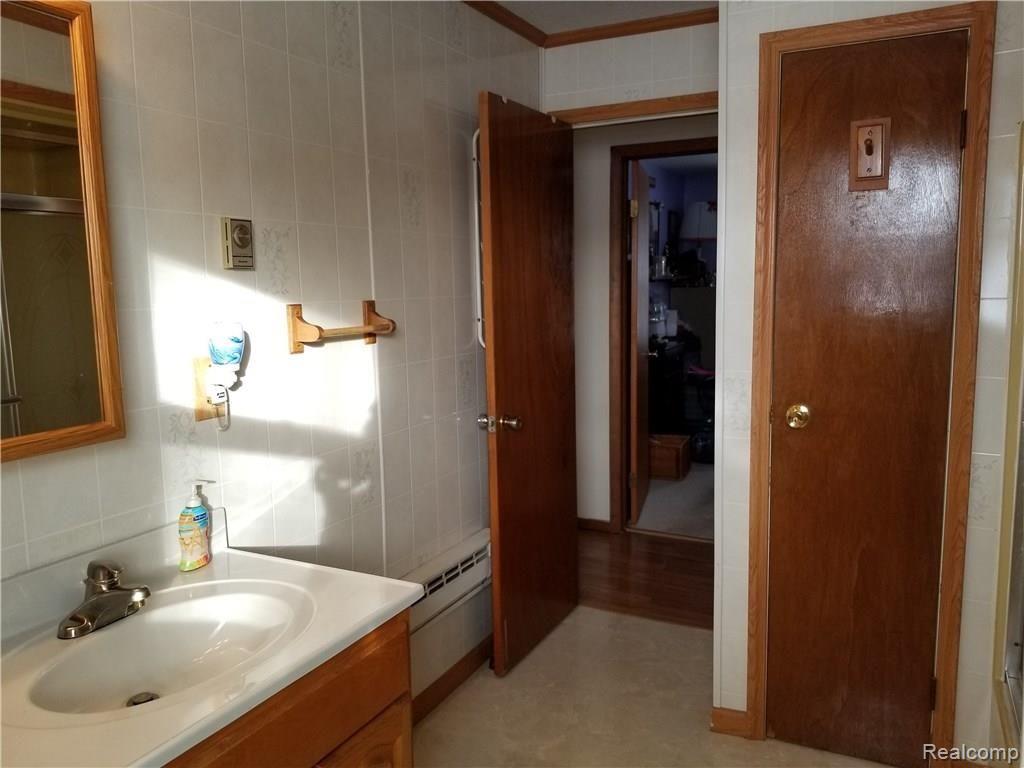 5725 Lakeshore Road Palms, MI 48465 - Photo 16 of 29