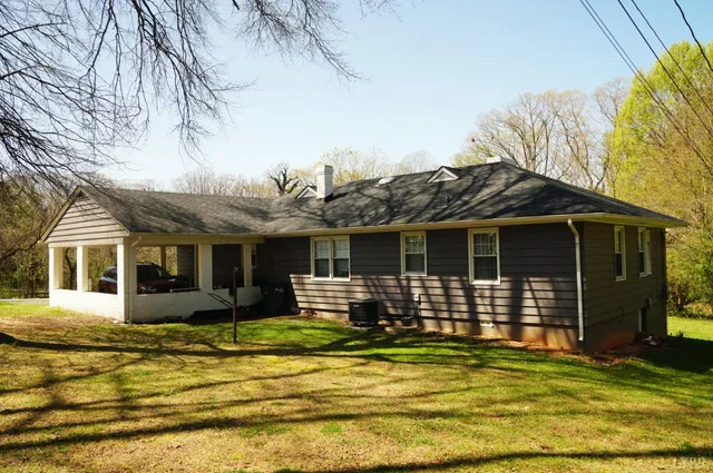 $200,000 | 203 Marshall Street, Brookneal, VA 24528