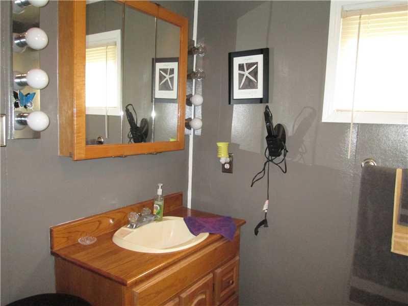 400 Ridge City Of But Pa Butler, PA 16001 - Photo 14 of 14 Full Bath.