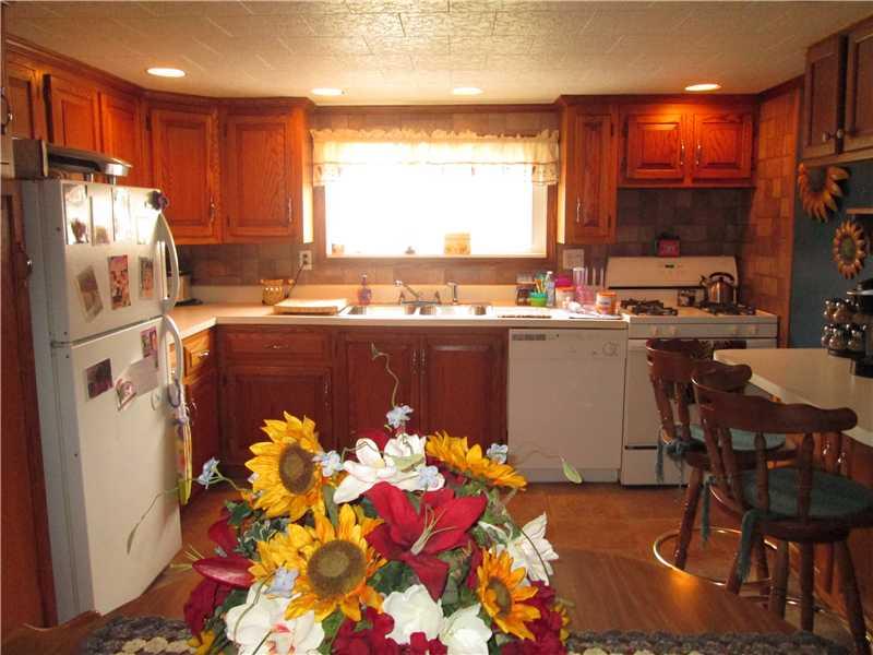 400 Ridge City Of But Pa Butler, PA 16001 - Photo 3 of 14 Kitchen.