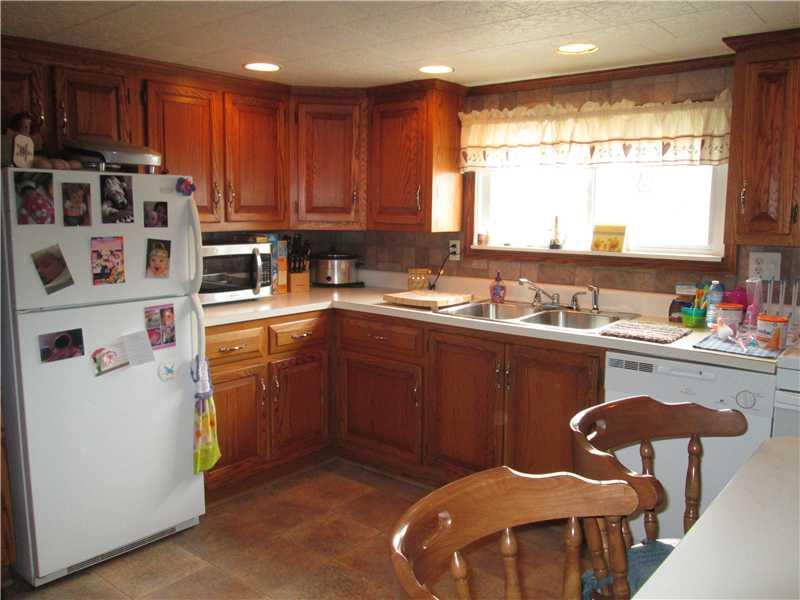 400 Ridge City Of But Pa Butler, PA 16001 - Photo 4 of 14 Kitchen.