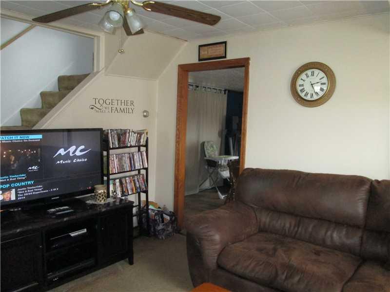 400 Ridge City Of But Pa Butler, PA 16001 - Photo 6 of 14 Living Room.