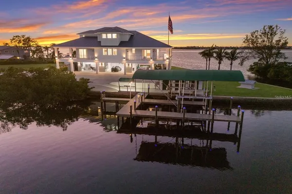 $4,250,000 | 208 22nd St Court Northeast, Bradenton, FL 34208