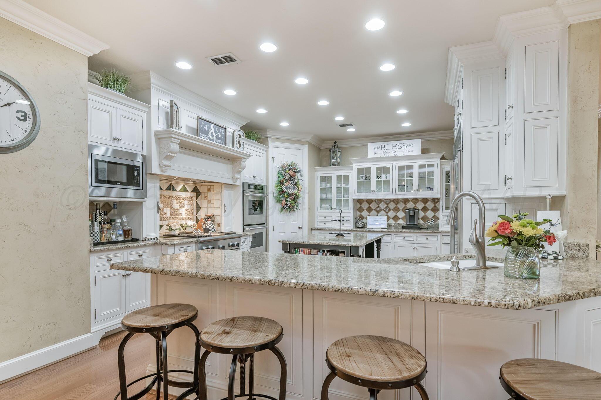 7619 Countryside Drive Amarillo, TX 79119 - Photo 8 of 41 kitchen