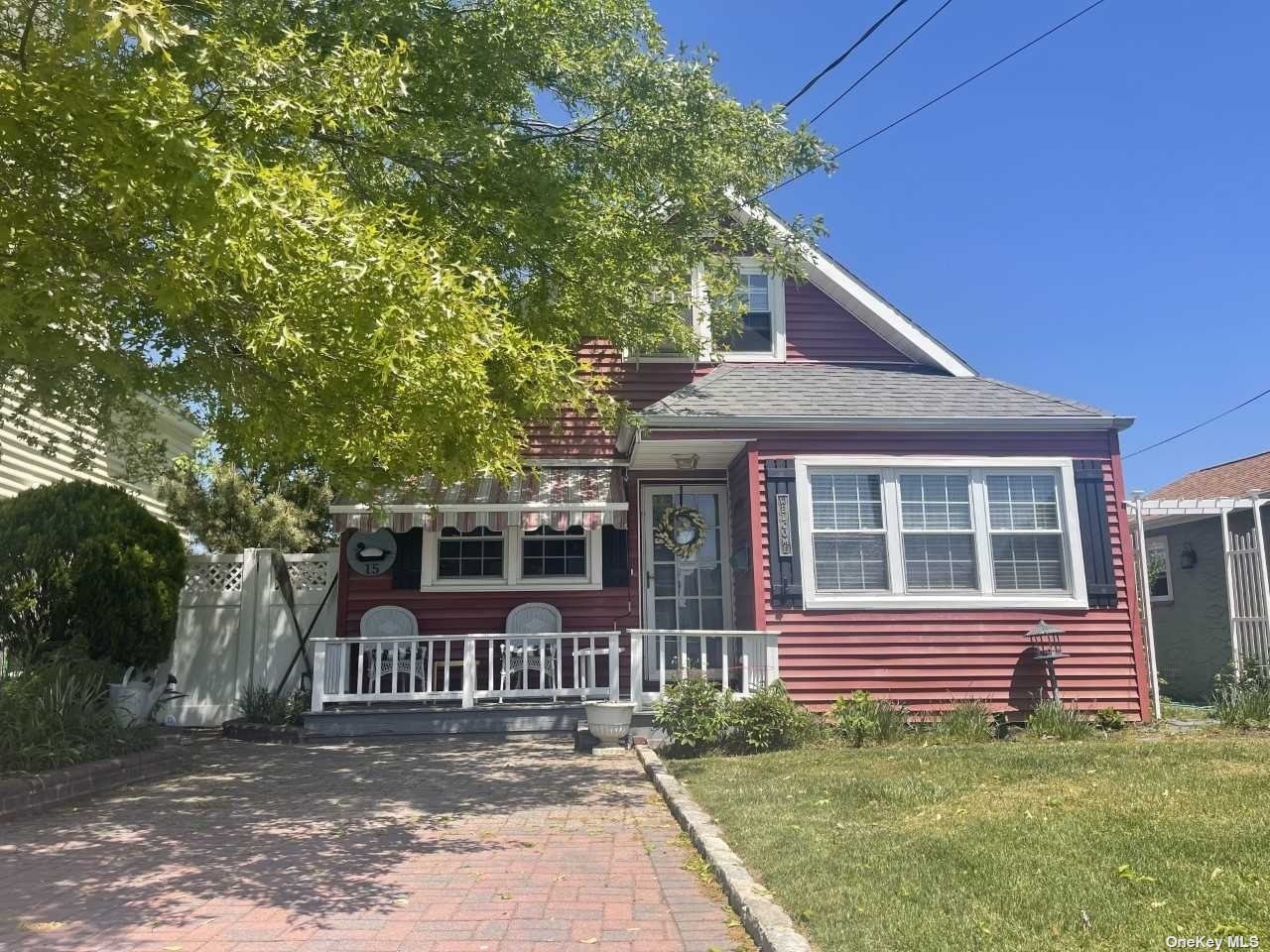 15 Desoto Road, Amity Harbor, NY 11701 Compass