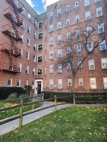 $215,000 | 760 Bronx River Road, Unit A65, Bronxville, NY 10708