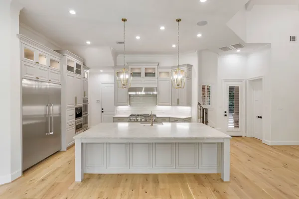 $3,100,000 | 14 North Palmiera Circle, The Woodlands, TX 77382