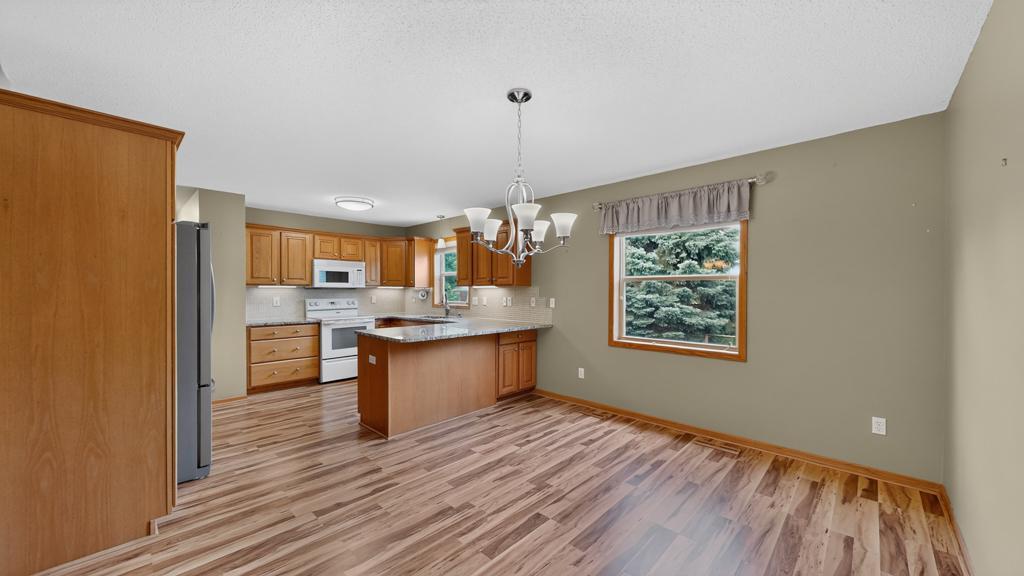 5806 48 Avenue Northwest Rochester, MN 55901 - Photo 10 of 48