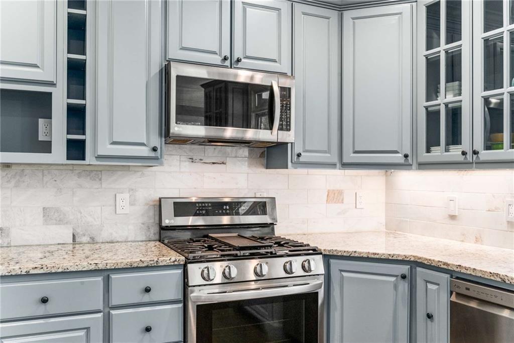 220 Milano Drive Southwest Atlanta, GA 30331 - Photo 13 of 48