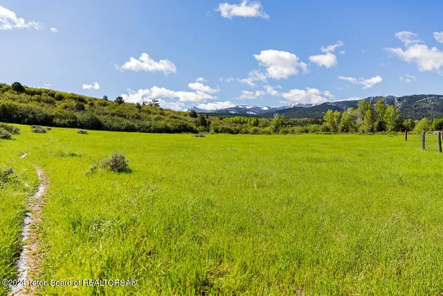 $167,500 | Lot 21 Tbd Old Jackson Hwy Drive, Victor, ID 83455