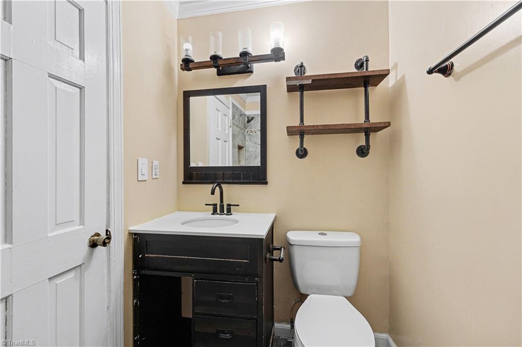 504 Ellwood Drive High Point, NC 27260 - Photo 5 of 27