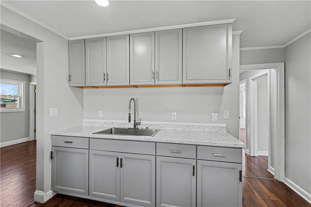 504 Ellwood Drive High Point, NC 27260 - Photo 10 of 27