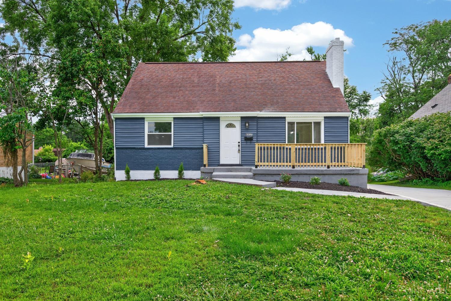 8957 Plainfield Road Cincinnati, OH 45236 - Photo 3 of 40