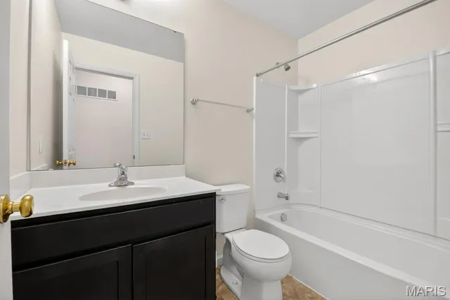 $349,900 | 506 Horseshoe Bend Drive, Wentzville, MO 63385