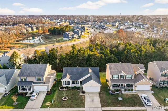 $349,900 | 506 Horseshoe Bend Drive, Wentzville, MO 63385