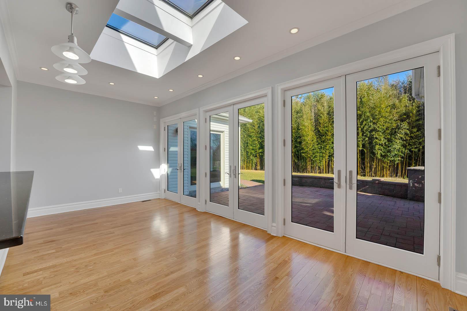 42 Brookfield Way Princeton Junction, NJ 08550 - Photo 21 of 48 Breakfast room/Sun room with skyline