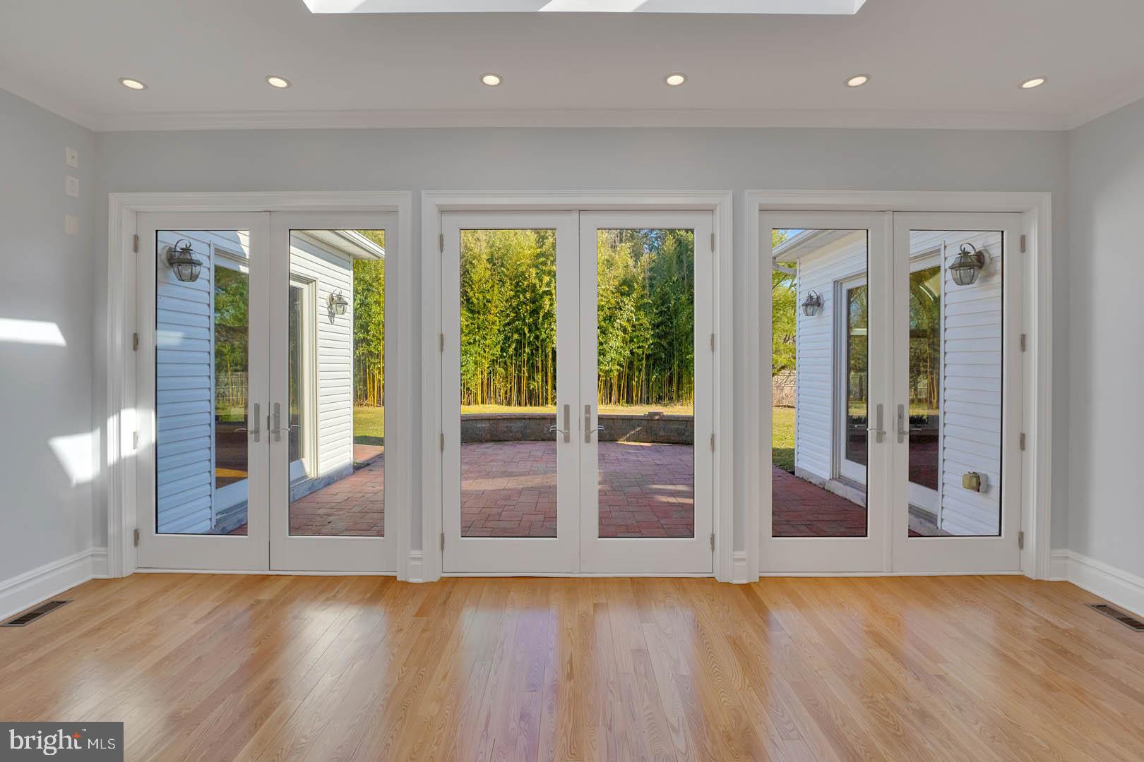 42 Brookfield Way Princeton Junction, NJ 08550 - Photo 22 of 48 Breakfast room/sun room