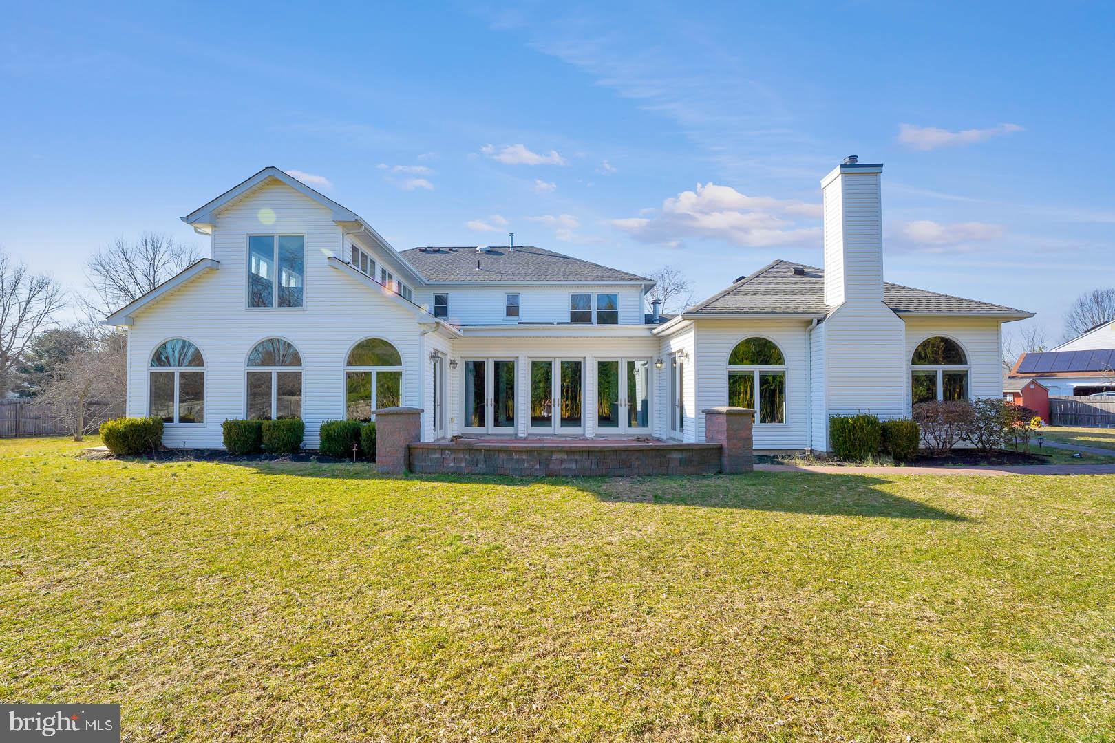 42 Brookfield Way Princeton Junction, NJ 08550 - Photo 4 of 48 Exterior back