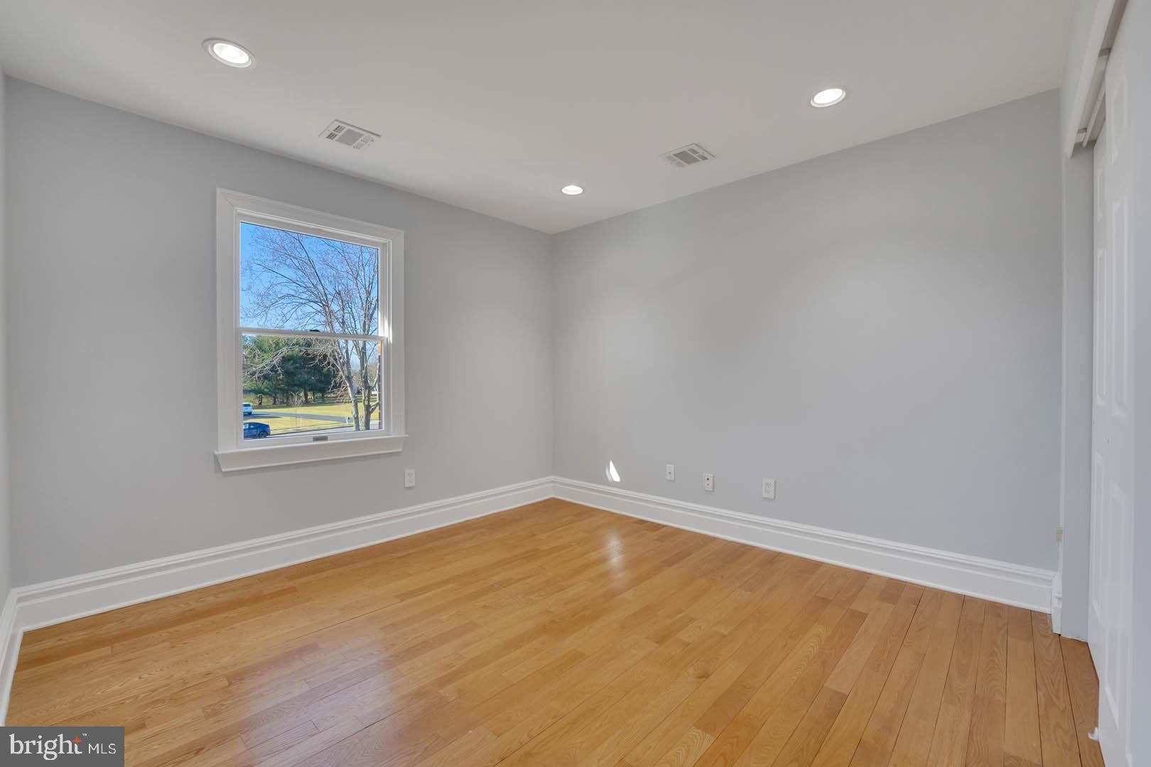 42 Brookfield Way Princeton Junction, NJ 08550 - Photo 34 of 48 Bedroom 3