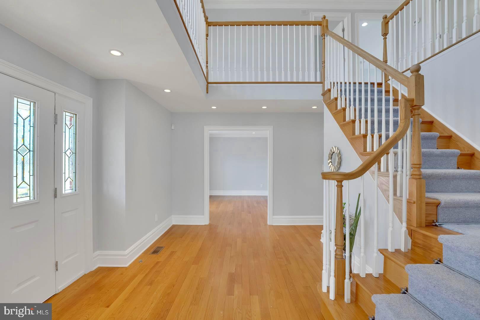 42 Brookfield Way Princeton Junction, NJ 08550 - Photo 8 of 48 Foyer