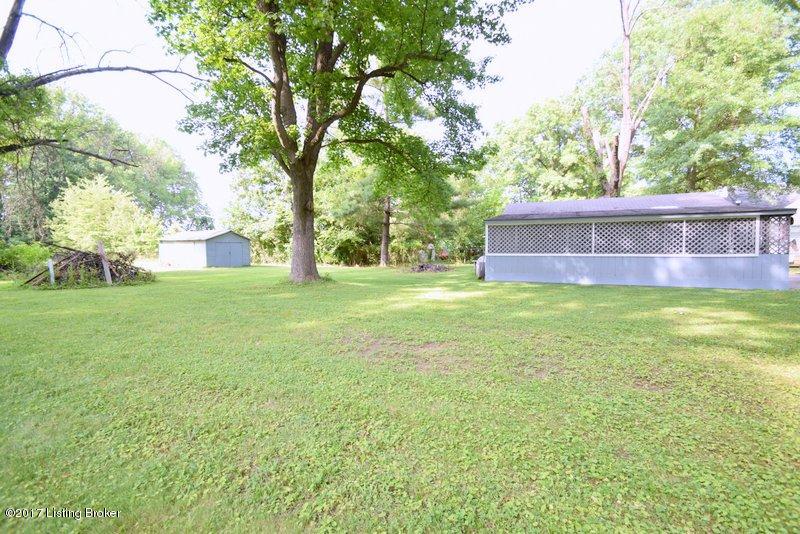 4307 Lambert Road Louisville, KY 40219 - Photo 9 of 34 DSC_0475