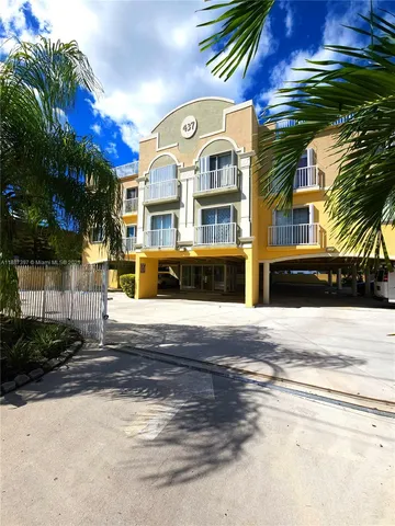 $2,200 | 437 Southwest 7th Street, Unit 201, Miami, FL 33130