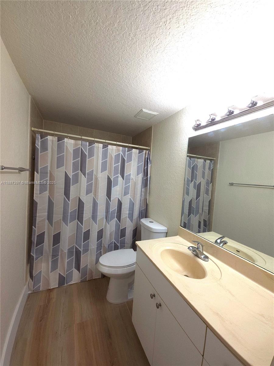 437 Southwest 7th Street, Unit 201 Miami, FL 33130 - Photo 13 of 16