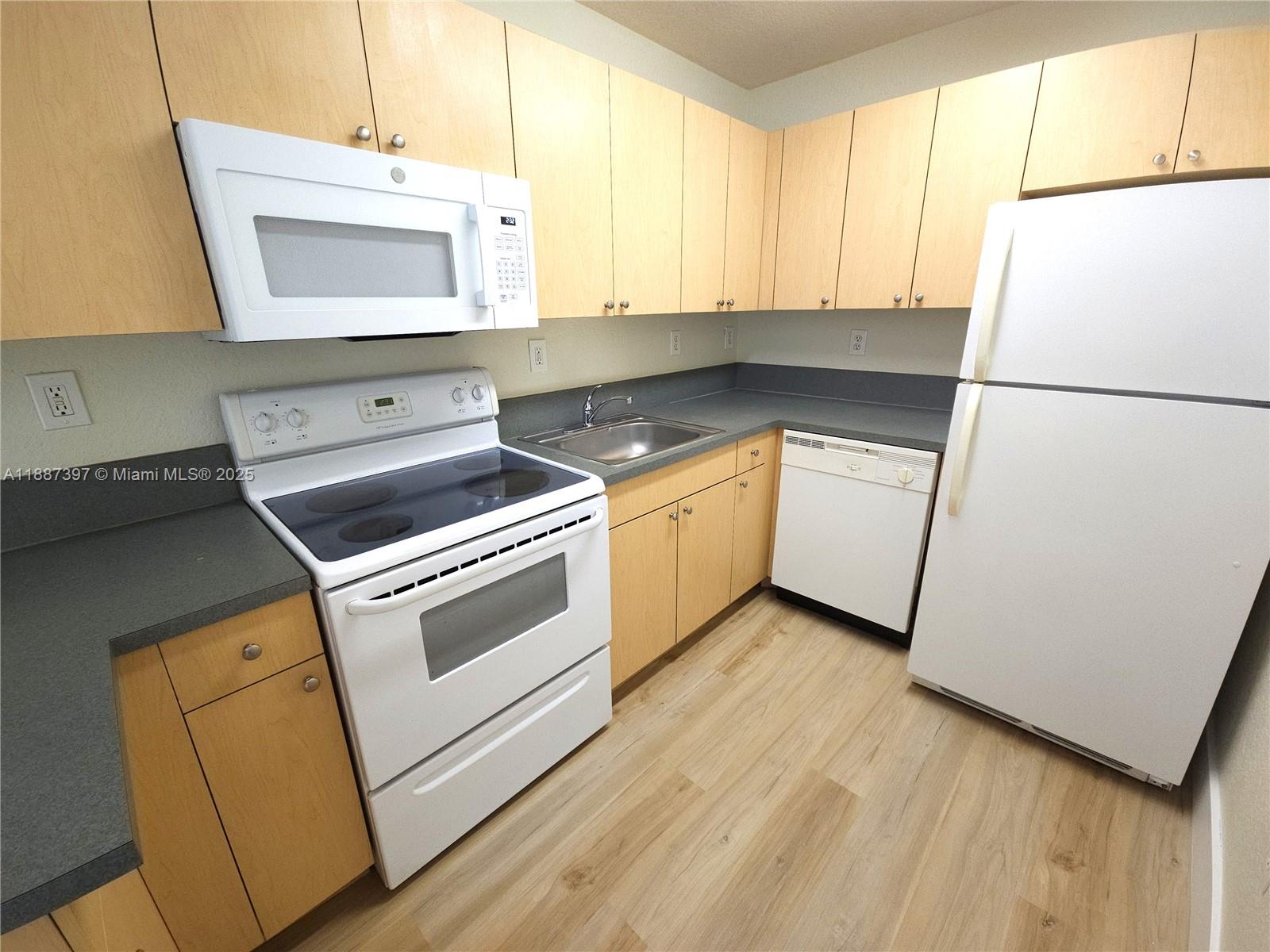 437 Southwest 7th Street, Unit 201 Miami, FL 33130 - Photo 7 of 16