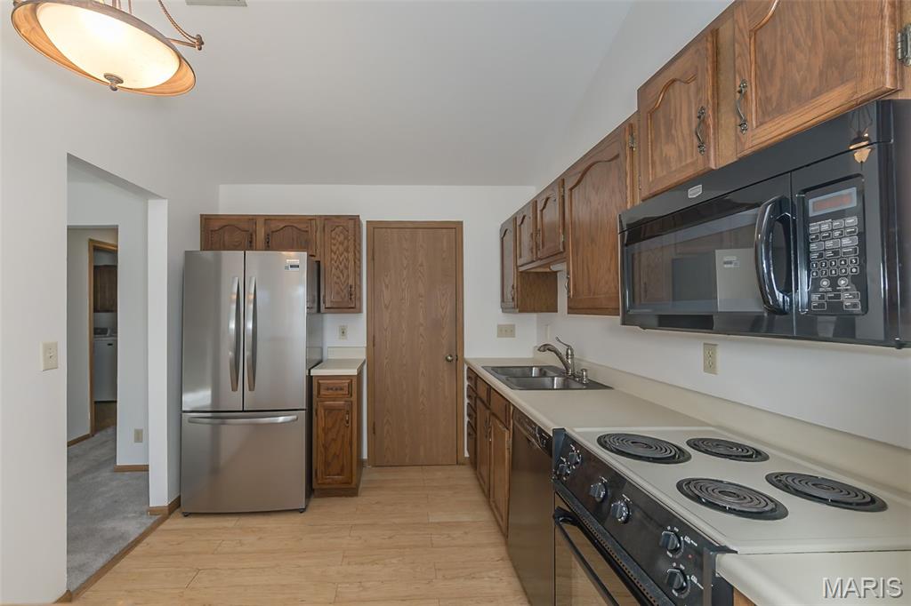 702 Lofty Point Drive, Unit C Ballwin, MO 63021 - Photo 4 of 18