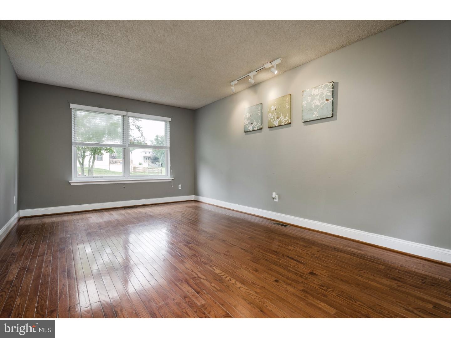 19 Fox Chase Road Evesham, NJ 08053 - Photo 3 of 22 Gallery Image 3
