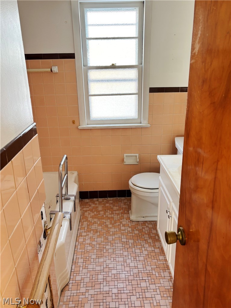351 Clarmont Road Willowick, OH 44095 - Photo 9 of 19