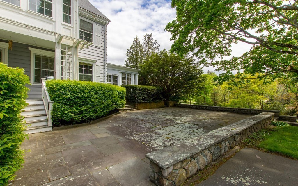 80 Fearing Road Hingham, MA 02043 - Photo 3 of 27 Gallery Image 3