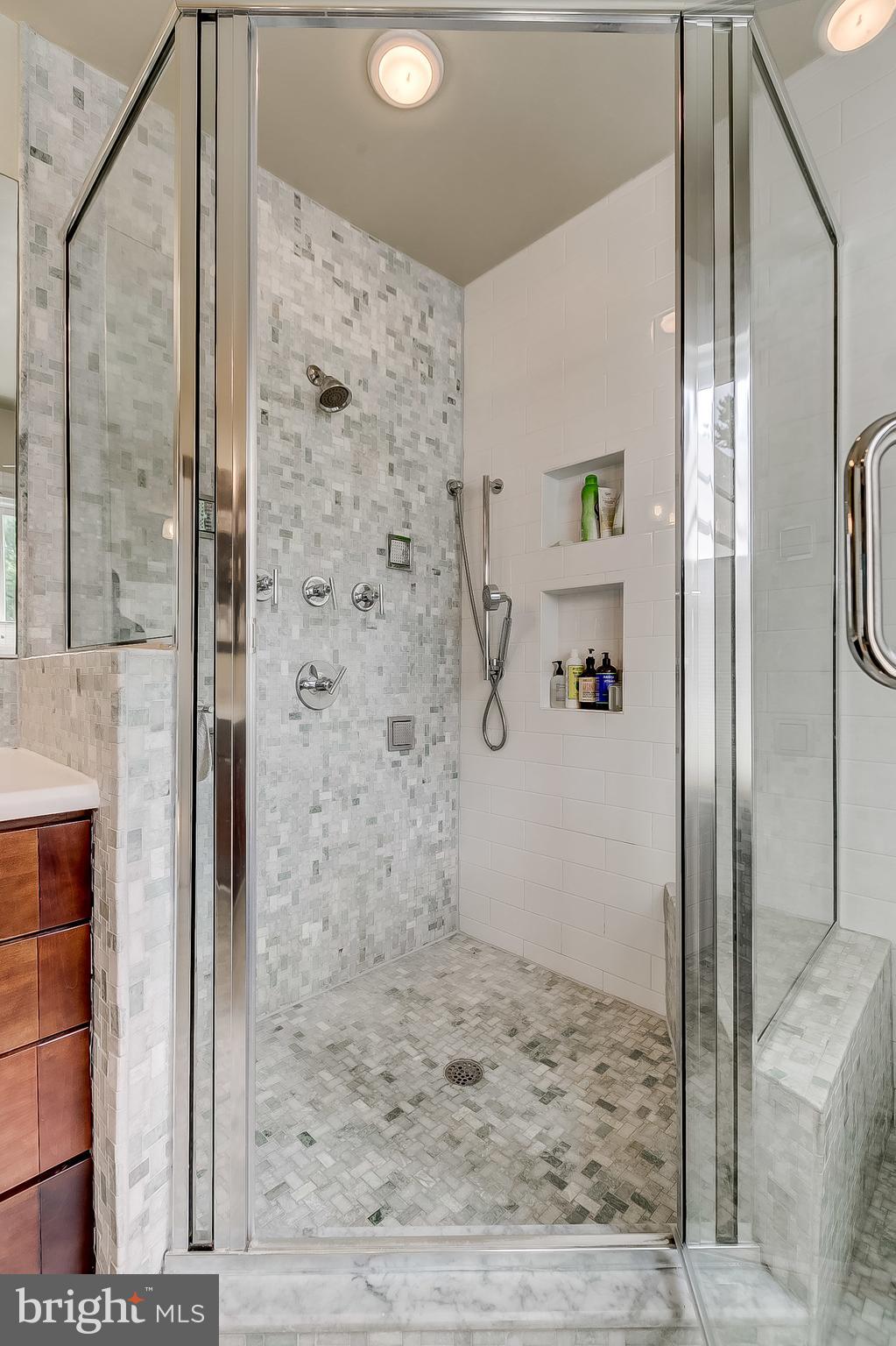 2407 Ken Oak Road Baltimore, MD 21209 - Photo 43 of 83