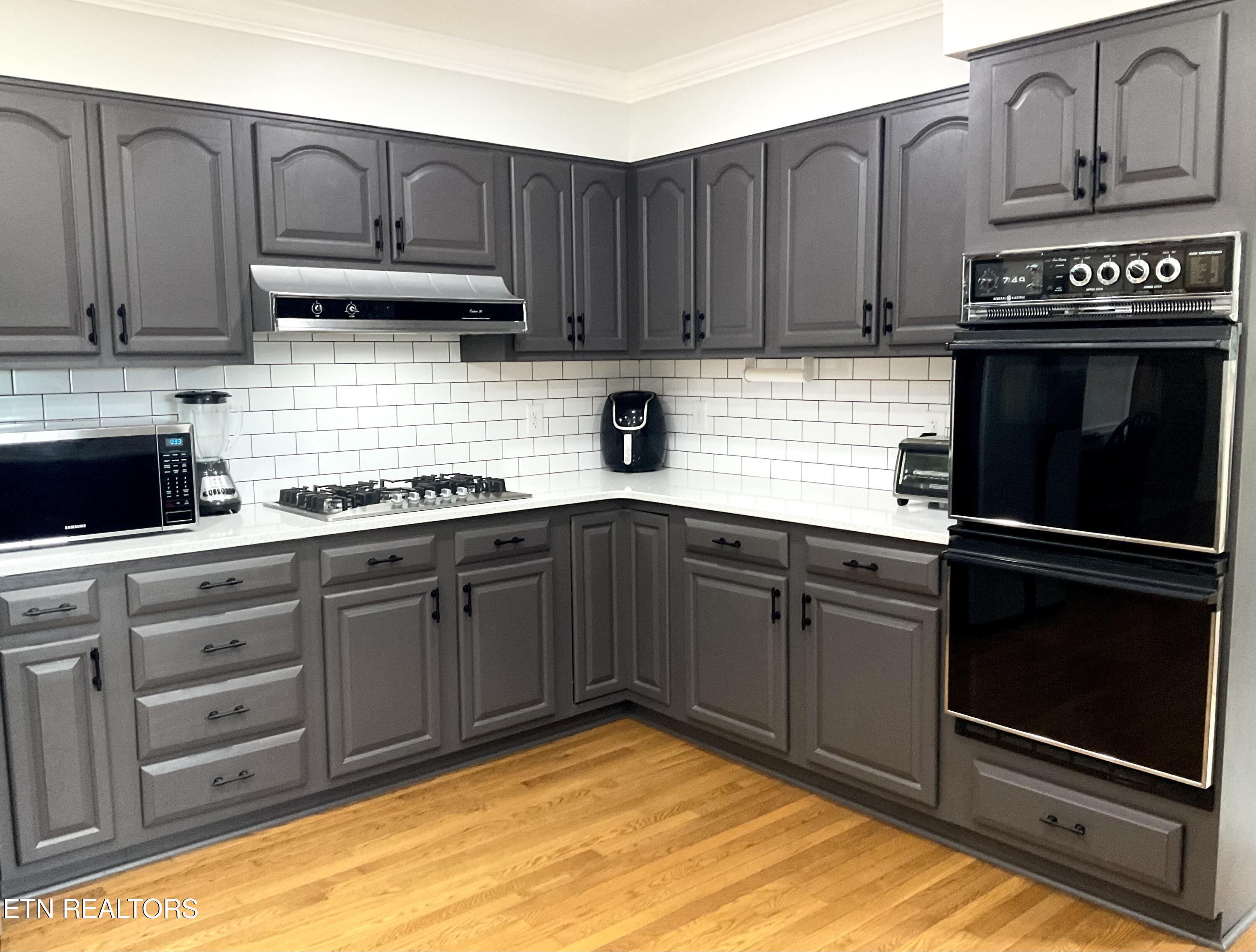 210 Lone Ridge Lane Clinton, TN 37716 - Photo 12 of 47 Double Ovens/Gas Range