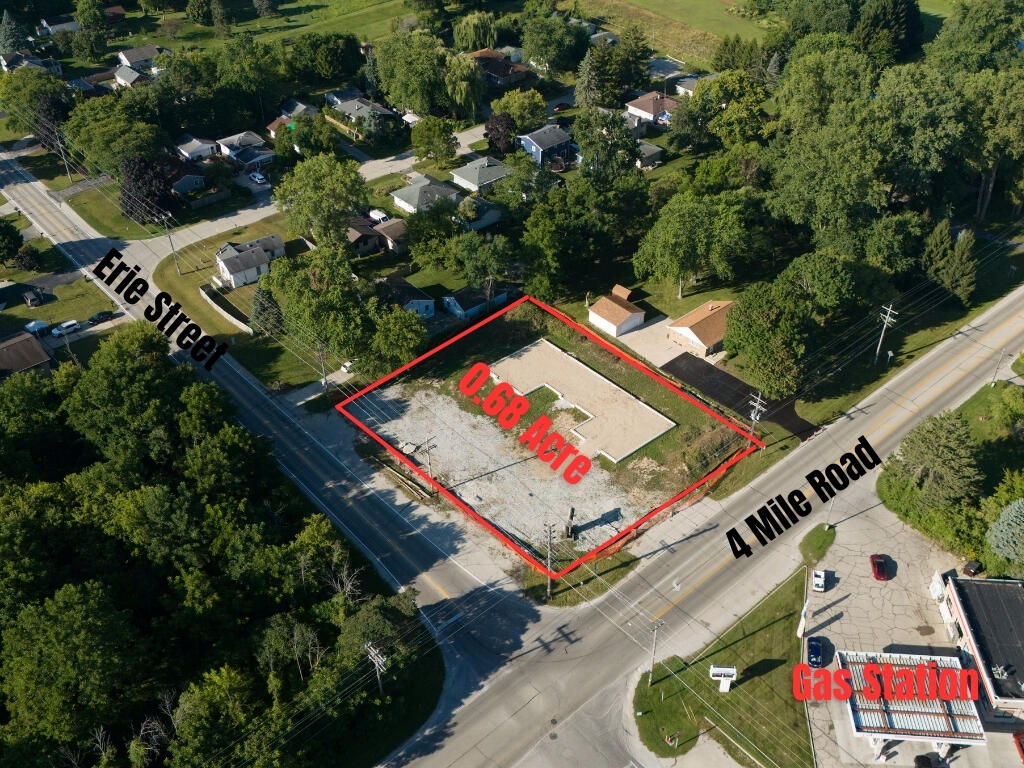 601 4 Mile Road Caledonia, WI 53402 - Photo 2 of 5 601 N 3