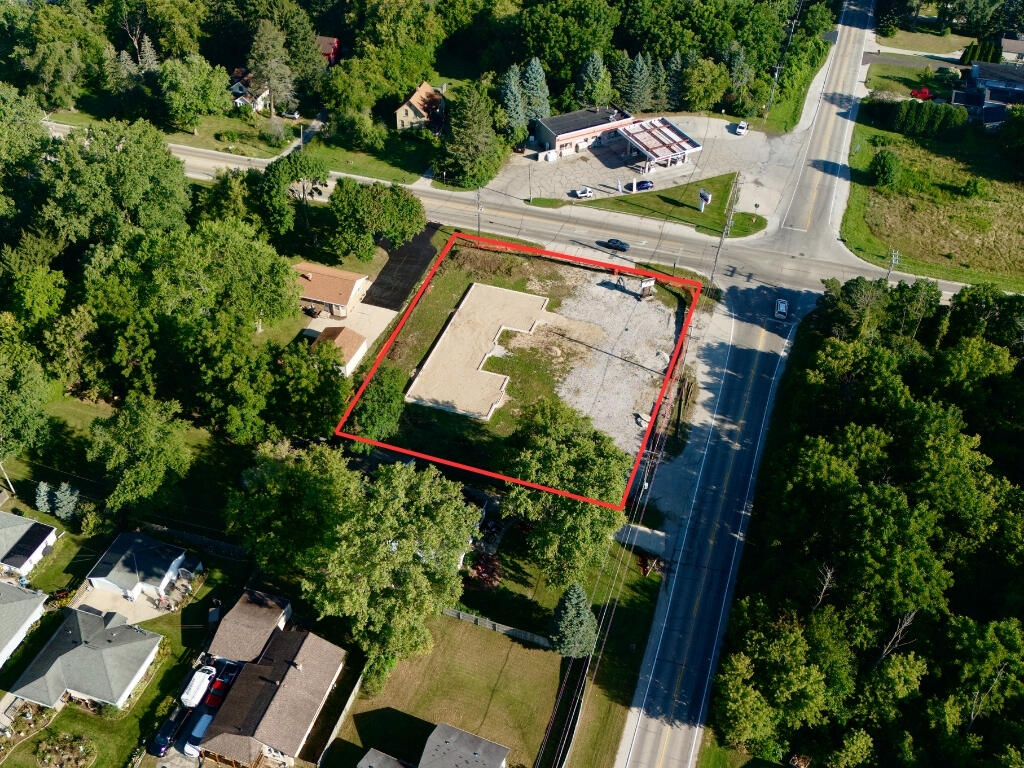 601 4 Mile Road Caledonia, WI 53402 - Photo 3 of 5 601 4 Mile 4