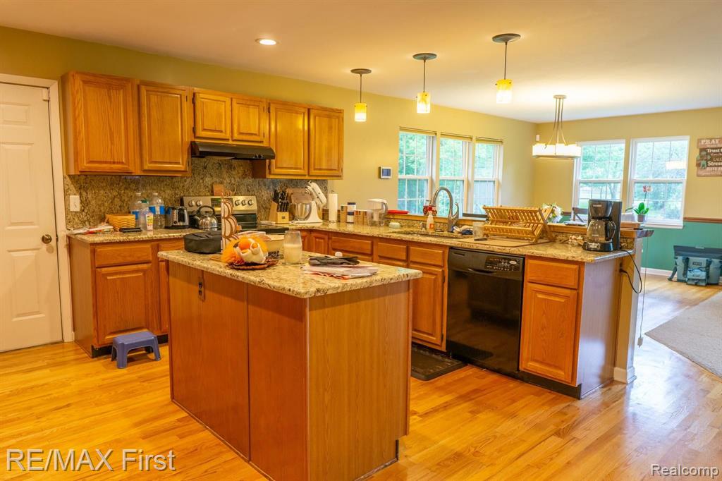 930 Grace Avenue Rochester Hills, MI 48307 - Photo 13 of 35