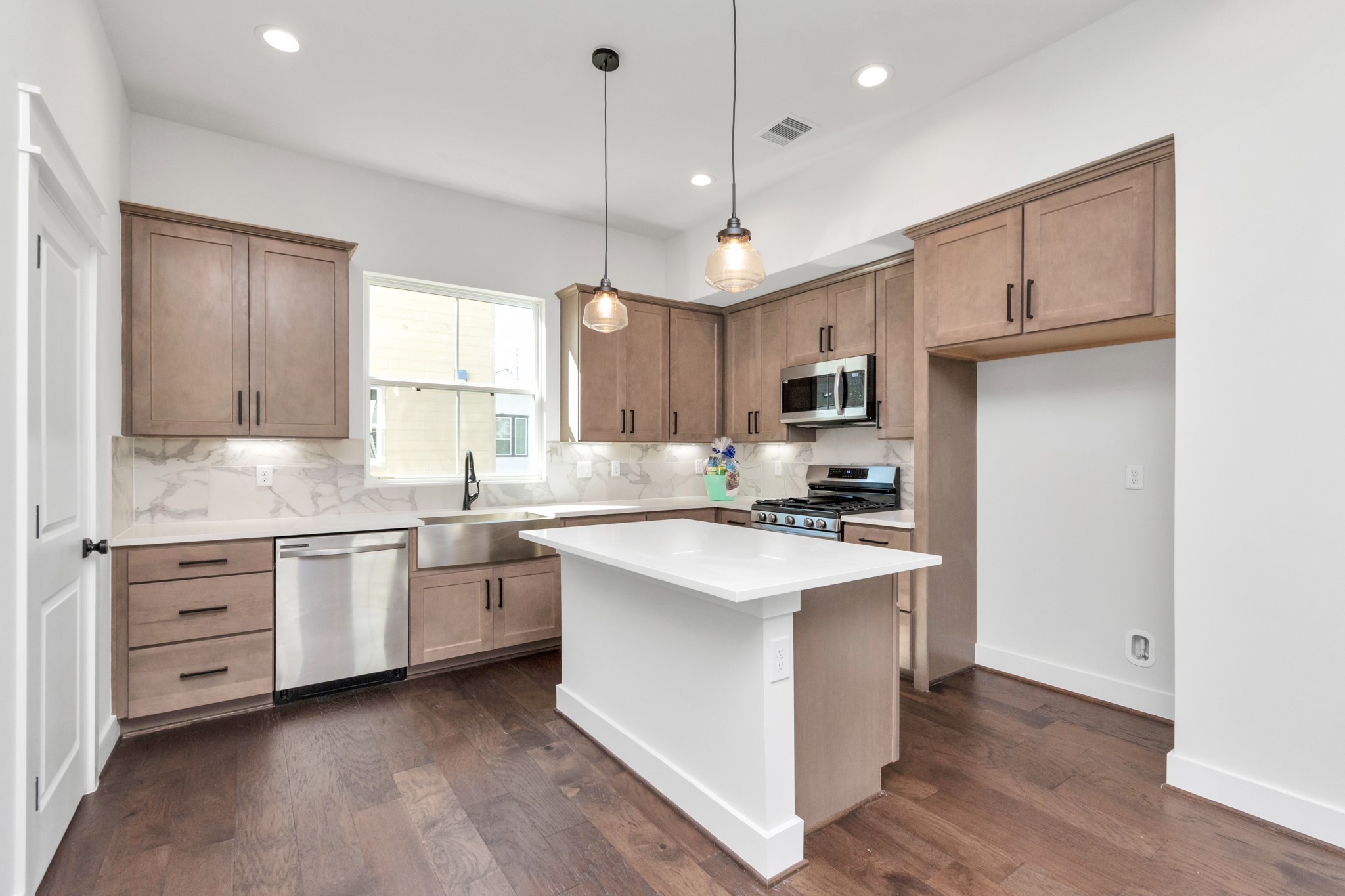 5418 Wheatley Street, Unit B Houston, TX 77091 - Photo 7 of 23