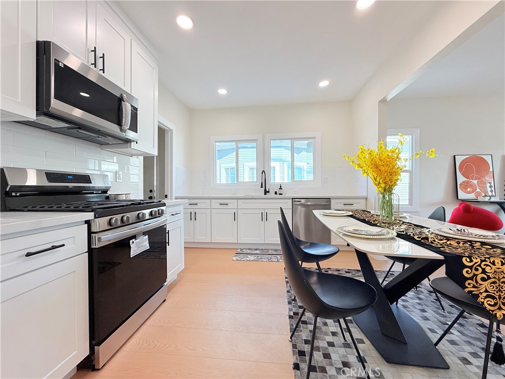 423 East Adams Street Santa Ana, CA 92707 - Photo 11 of 27 Kitchen